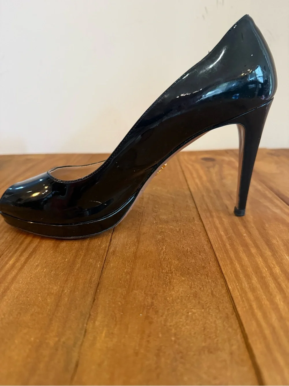 Prada. Vernice Nero Black Patent Peep Toe Platform Heels. Size 8.